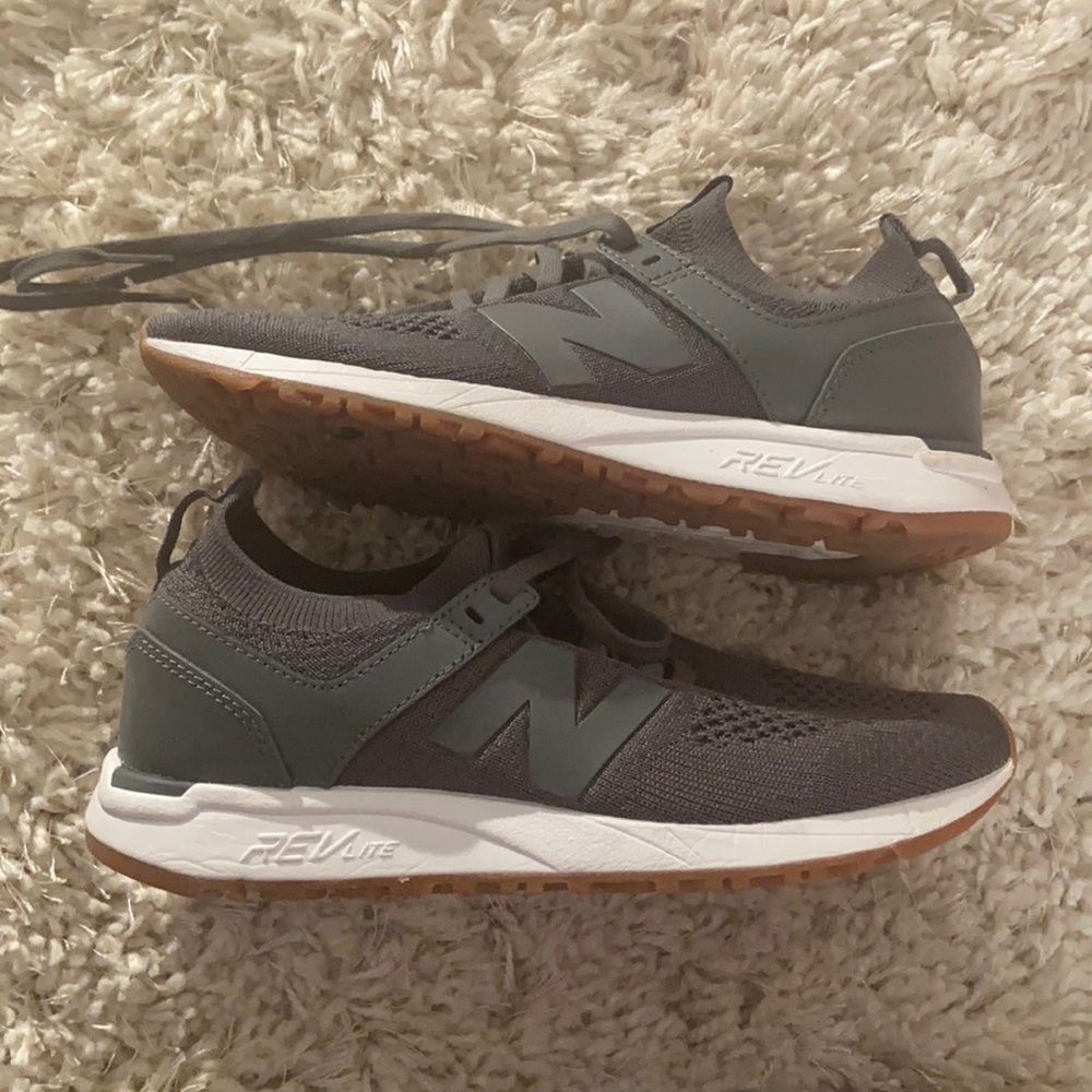 New Balance 247